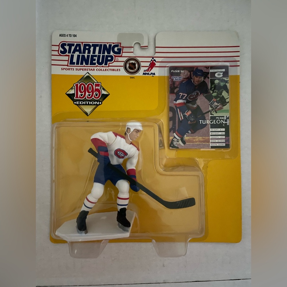 Starting Lineup PIERRE TURGEON 1995 Hockey Figure